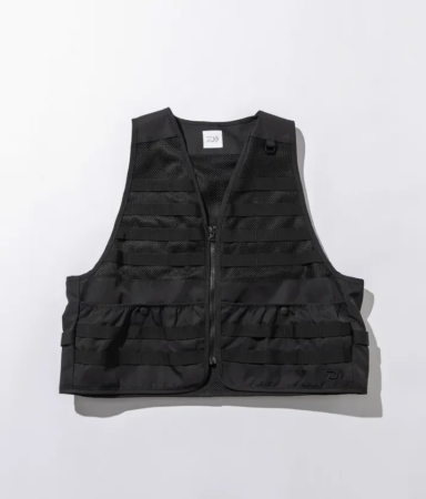 黒色の多機能ベスト