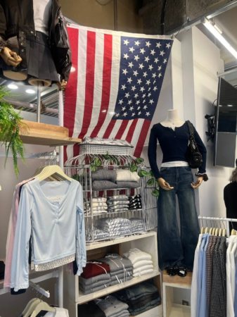 アパレルショップ店内