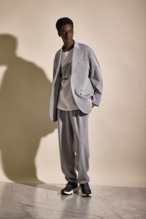 NMRソフトテーラードジャケットとパンツのスタイリング