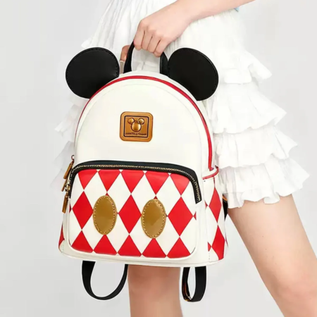 ミッキーマウスの耳が付いたバックパック