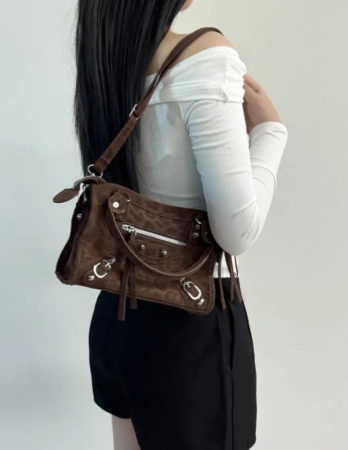 カジュアルながらも洗練されたファッションスタイル