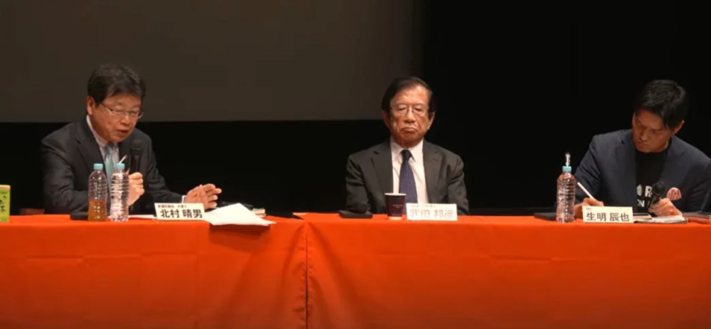 別の議論中の論客たち