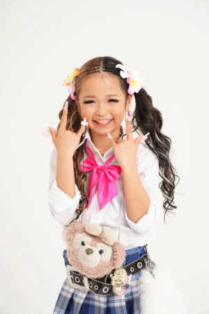 笑顔が魅力的なKOGYARUのゆなちさん