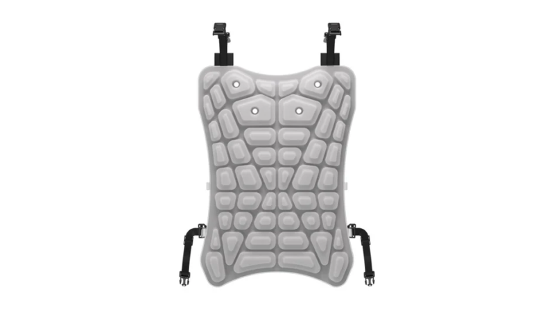 耐衝撃性のあるグレーのバックプロテクター