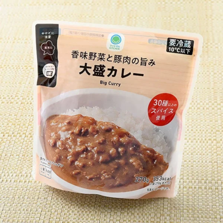 香味野菜と豚肉の旨み 大盛カレーのパッケージ