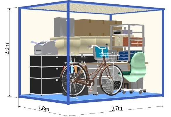 自転車やオフィス用品が収納されたスペース