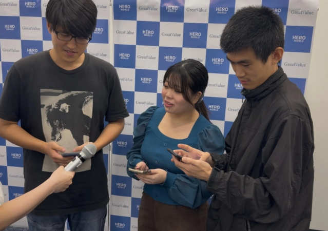 学生が体験している様子